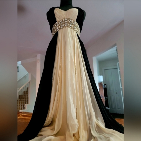 Vintage Dresses & Skirts - Vintage halter gown cream and black crepe hand beaded bust panel